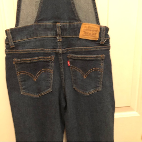 🌻Girls’ size 14 Levi’s stretch denim bib overalls w/red & white straps - Picture 7 of 10